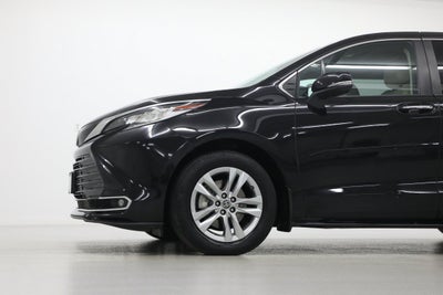 2023 Toyota Sienna Limited