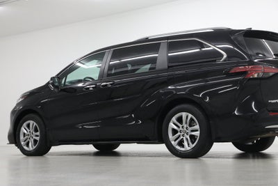 2023 Toyota Sienna Limited