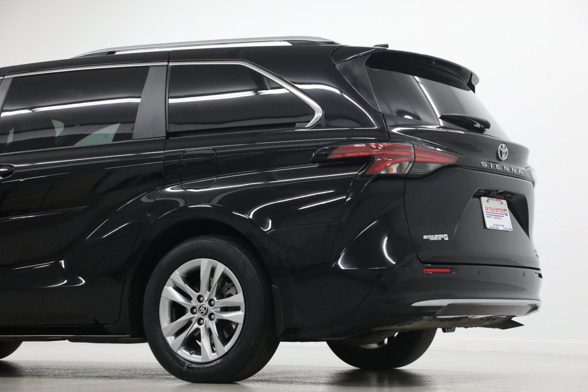 2023 Toyota Sienna Limited