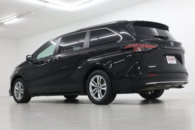 2023 Toyota Sienna Limited