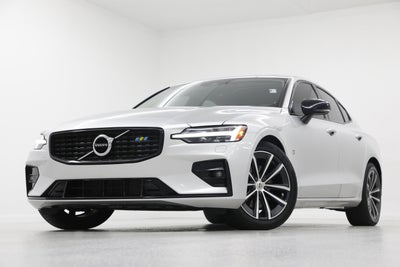 2022 Volvo S60 Momentum