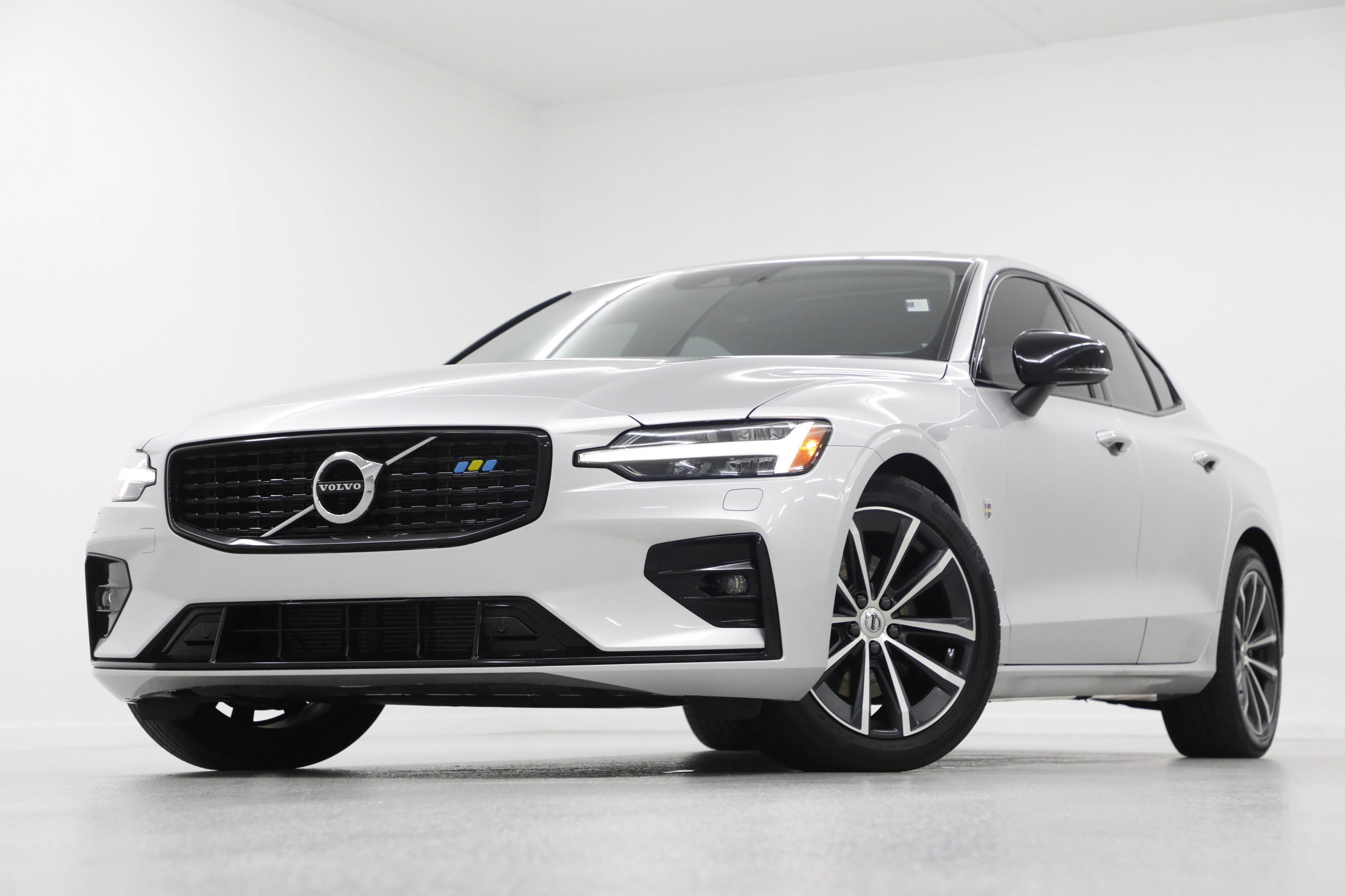 2022 Volvo S60 Momentum