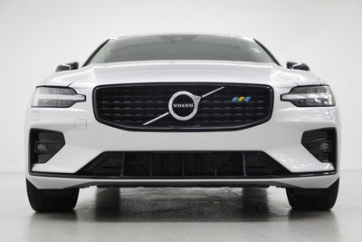 2022 Volvo S60 Momentum