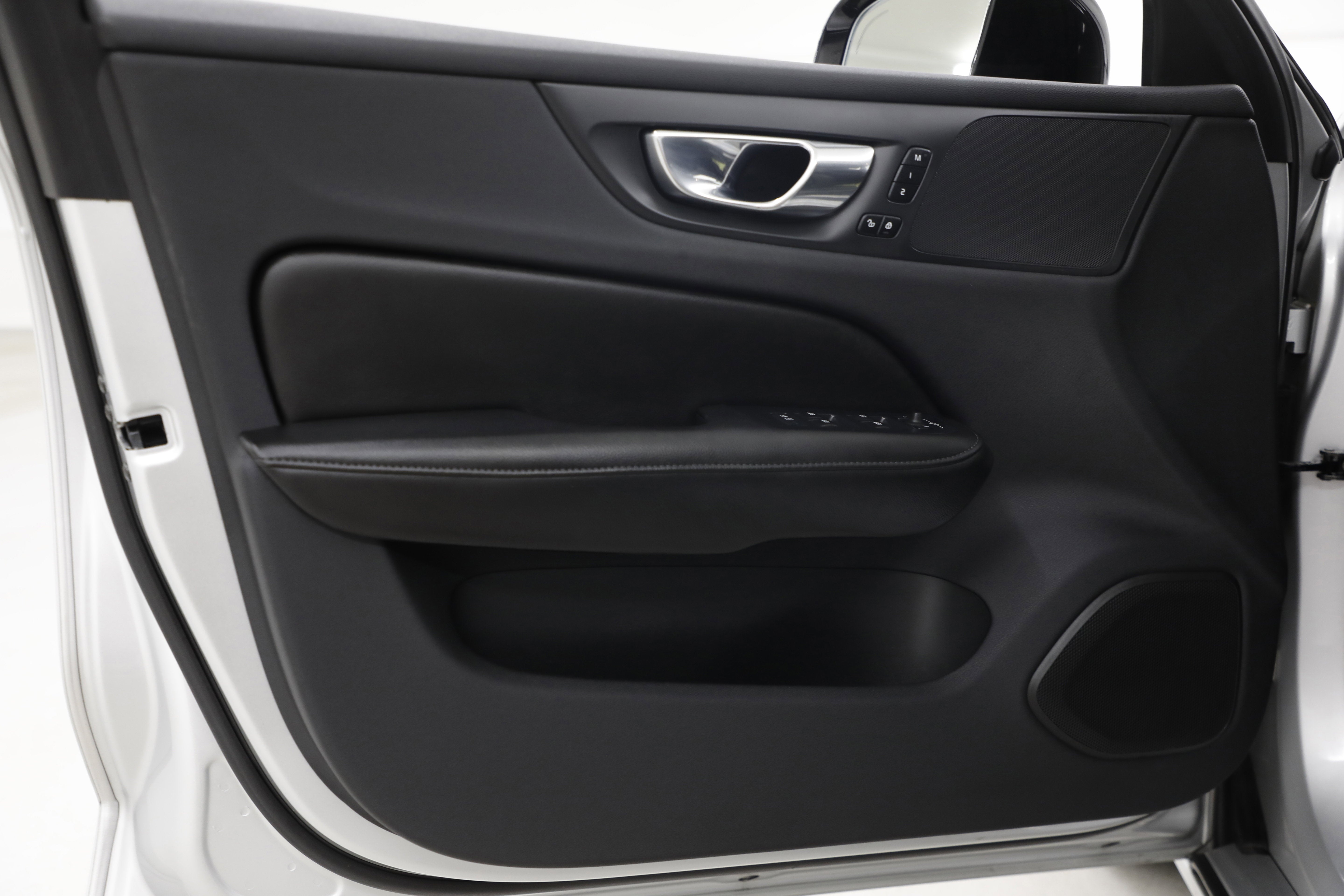 2022 Volvo S60 Momentum