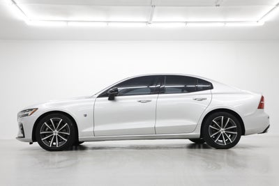 2022 Volvo S60 Momentum