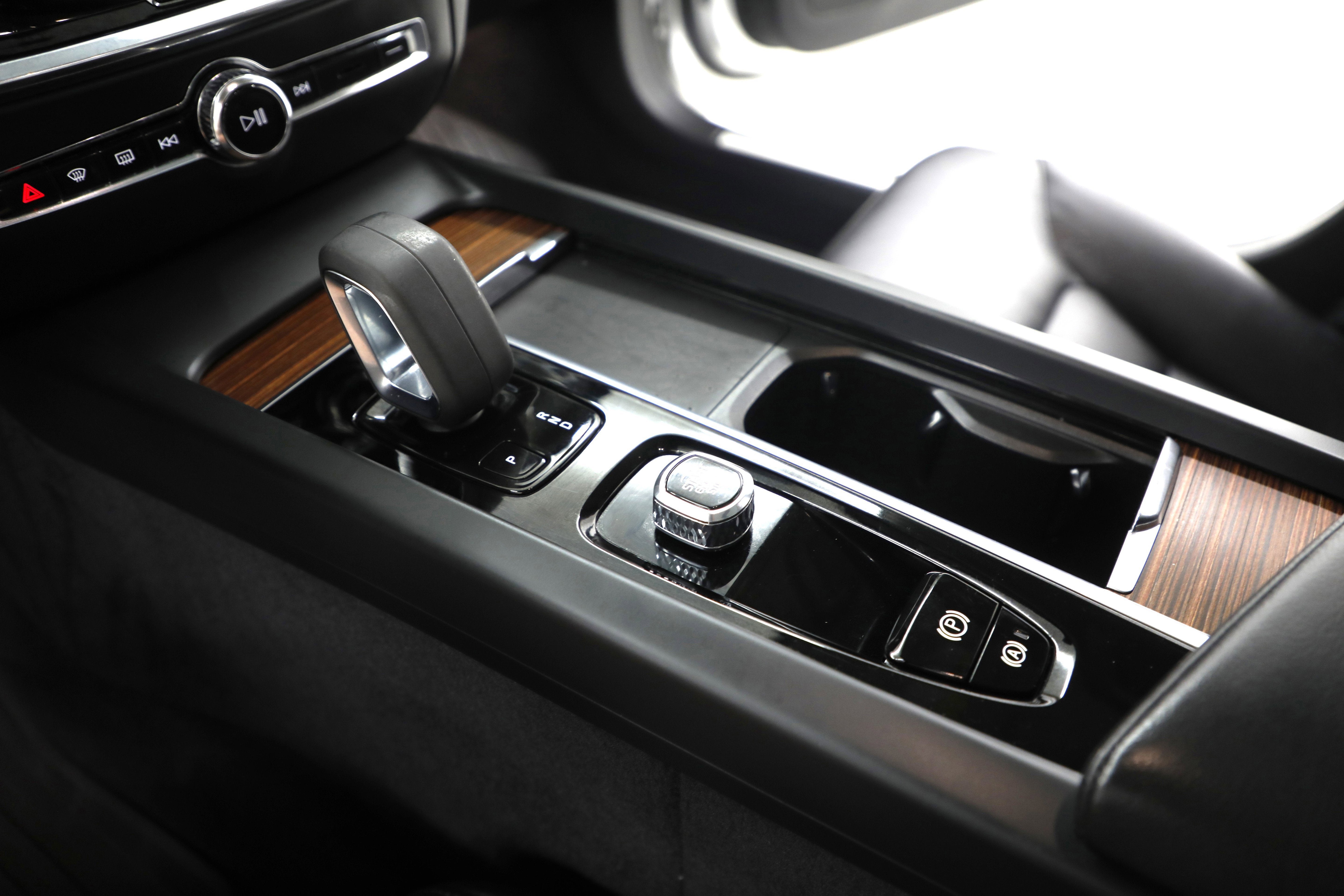 2022 Volvo S60 Momentum