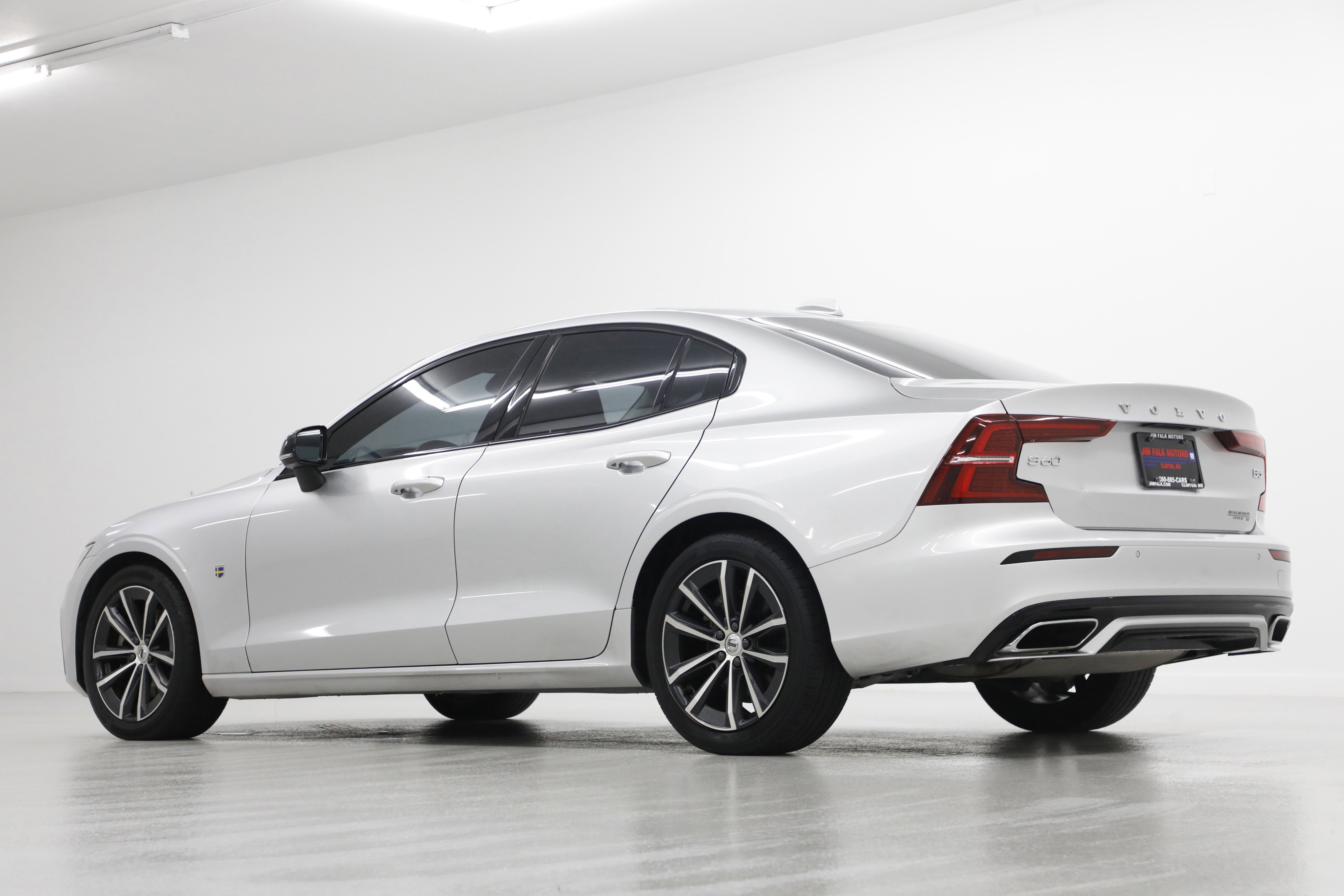 2022 Volvo S60 Momentum