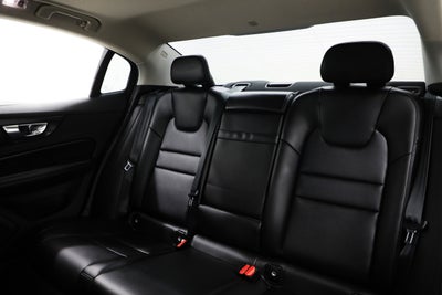 2022 Volvo S60 Momentum