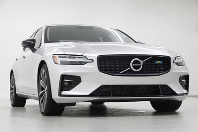 2022 Volvo S60 Momentum