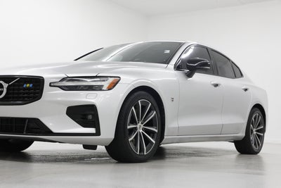 2022 Volvo S60 Momentum