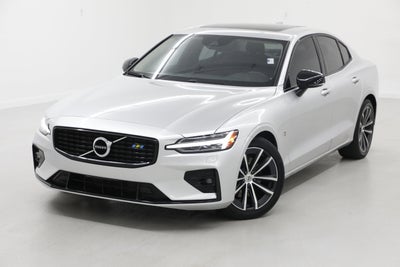 2022 Volvo S60 Momentum