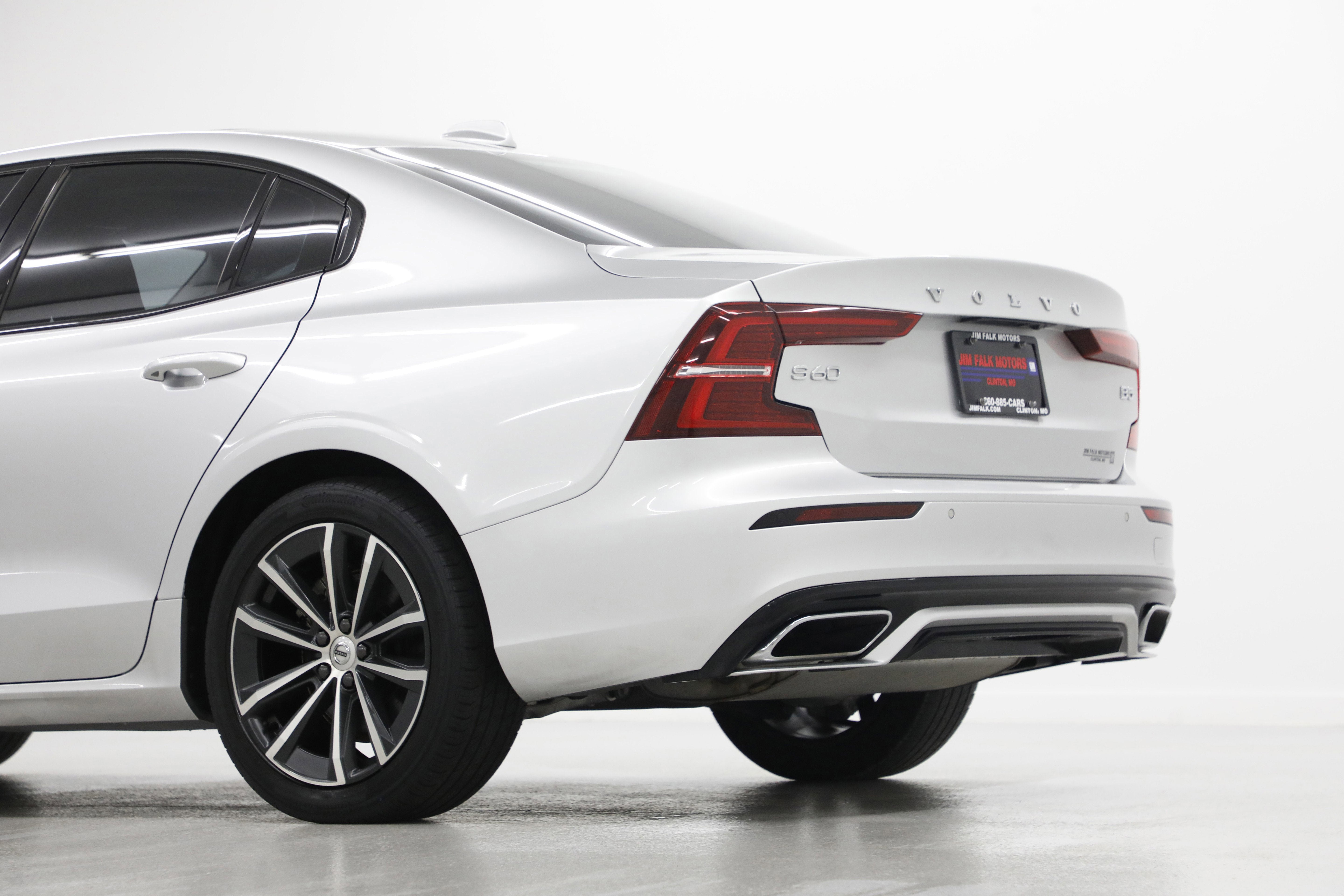 2022 Volvo S60 Momentum