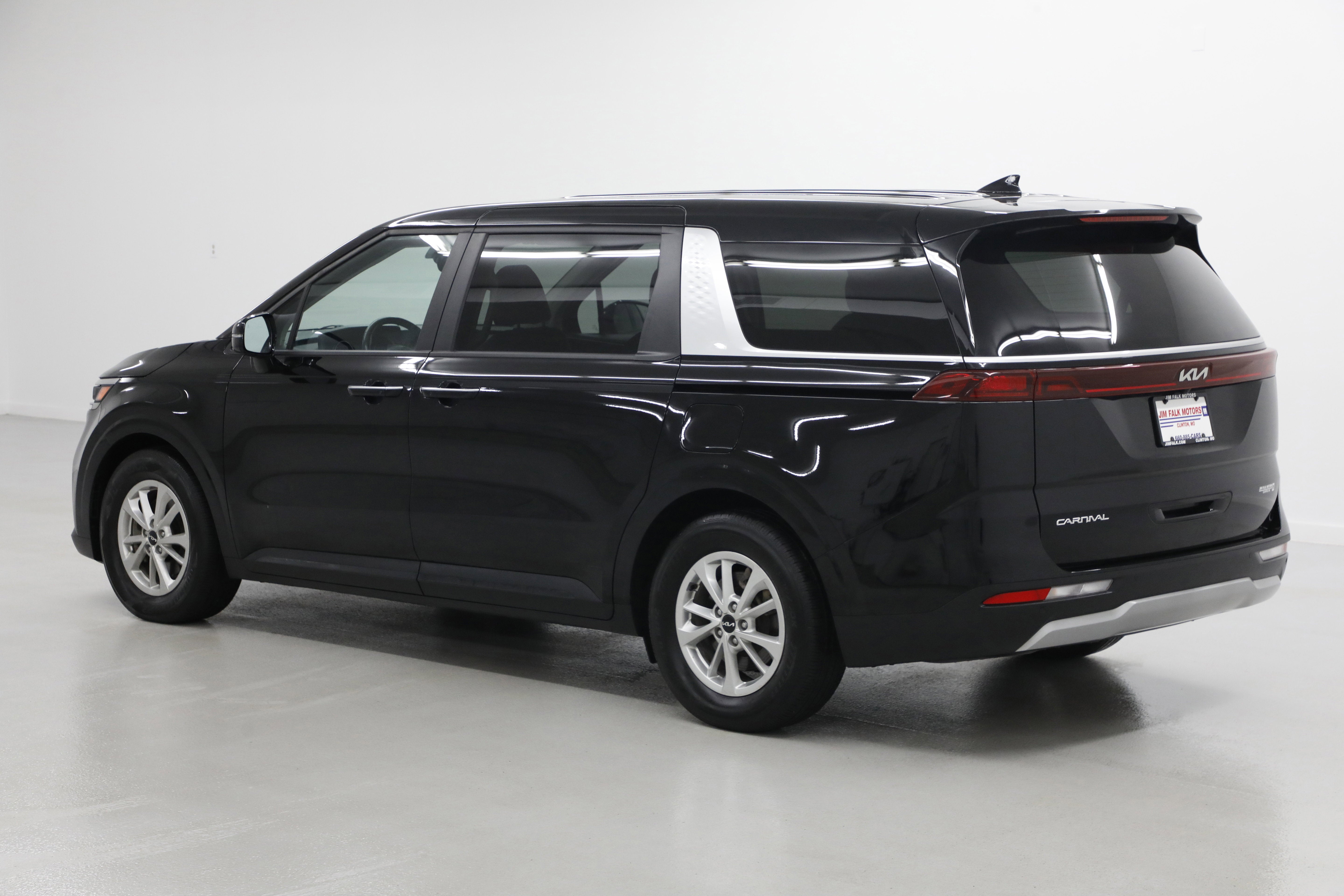 2024 Kia Carnival LX