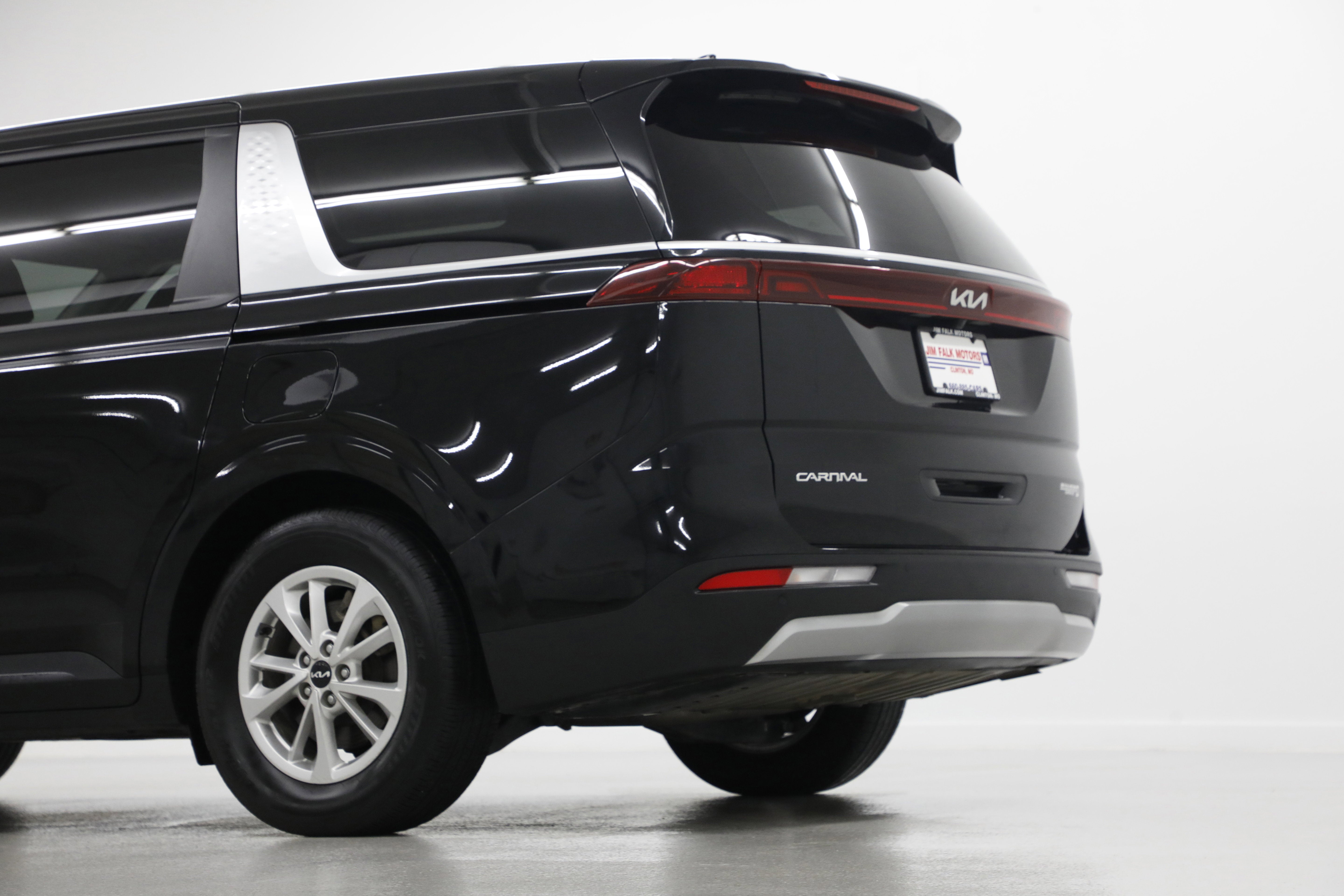 2024 Kia Carnival LX