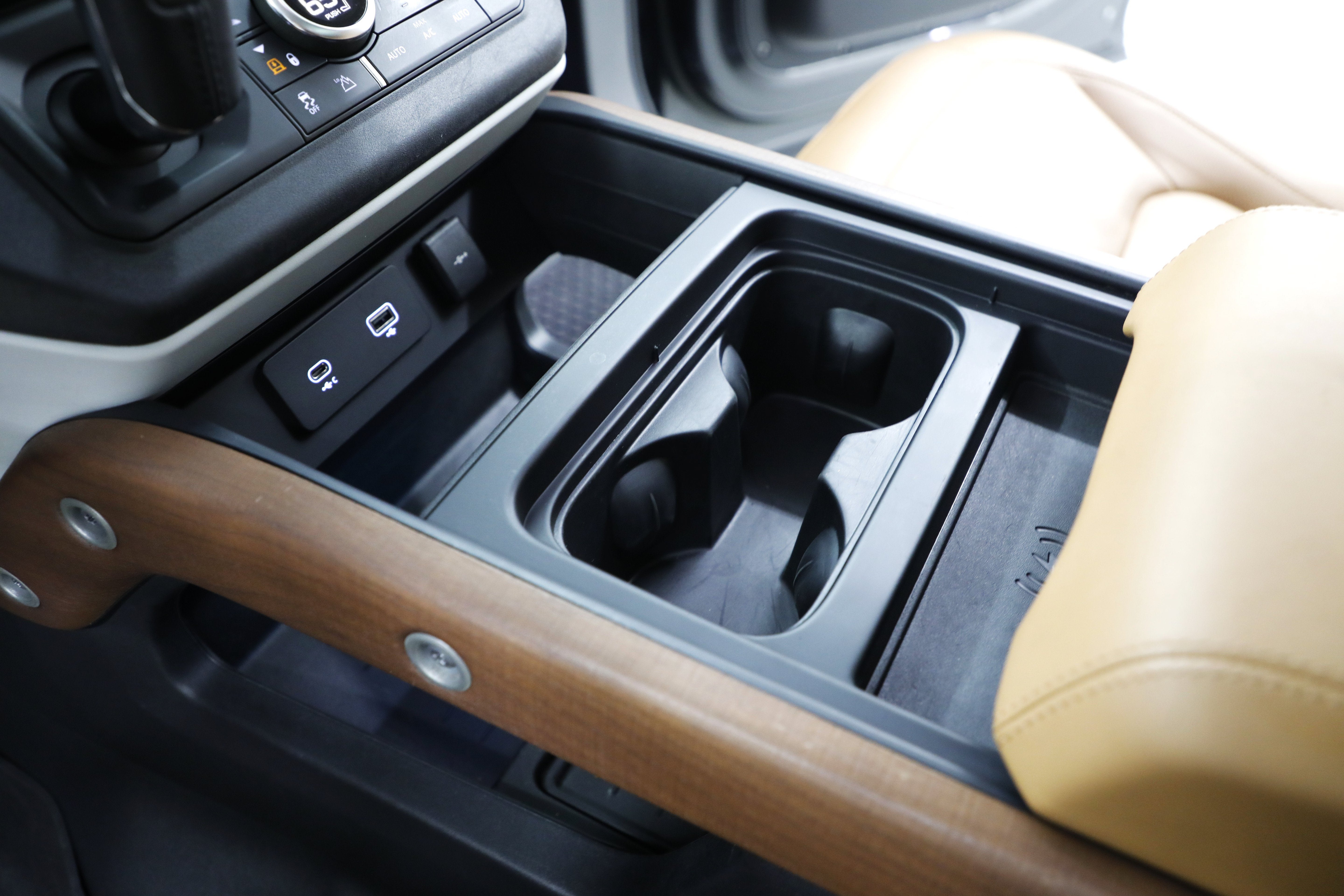 2023 Land Rover Defender First Edition
