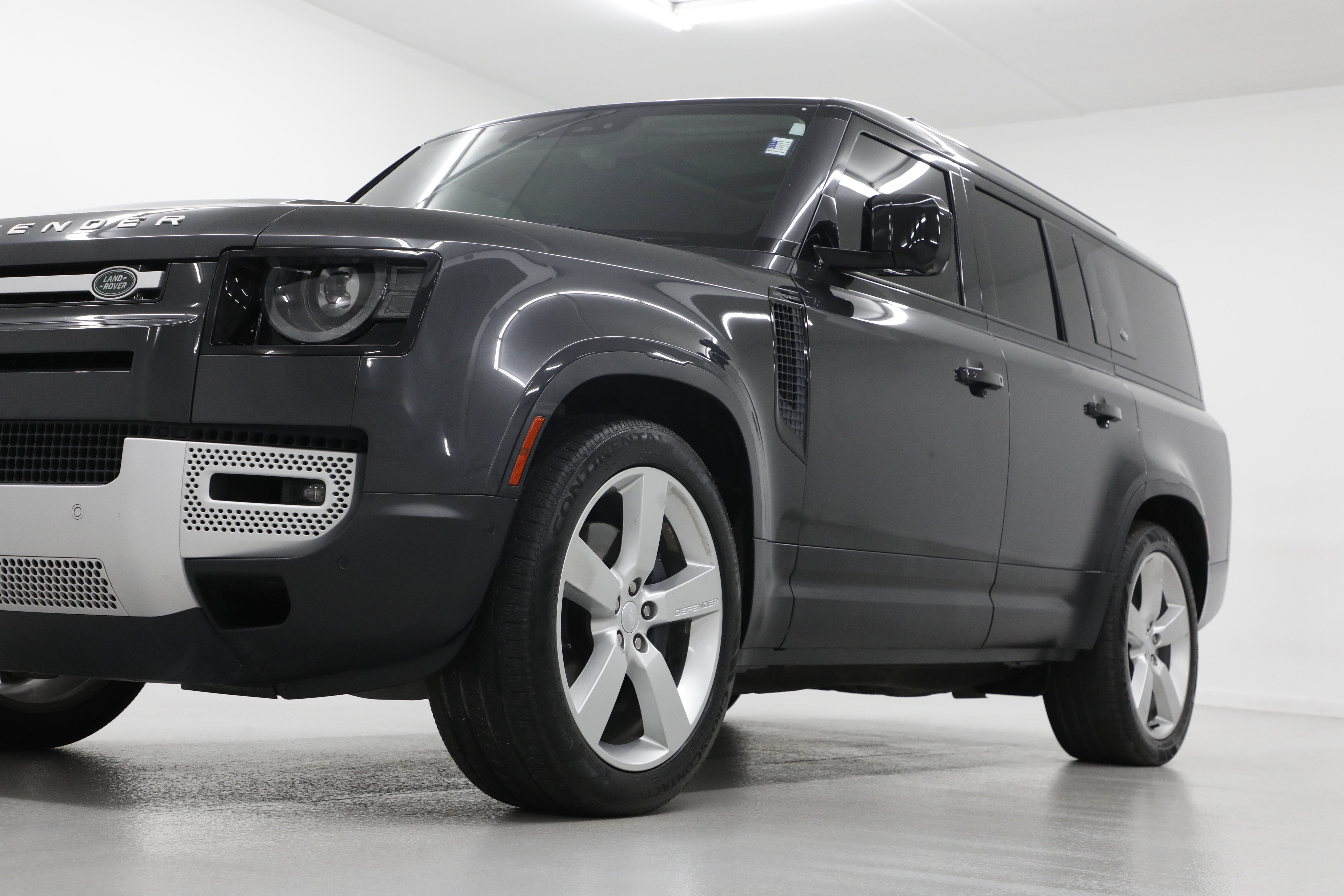 2023 Land Rover Defender First Edition