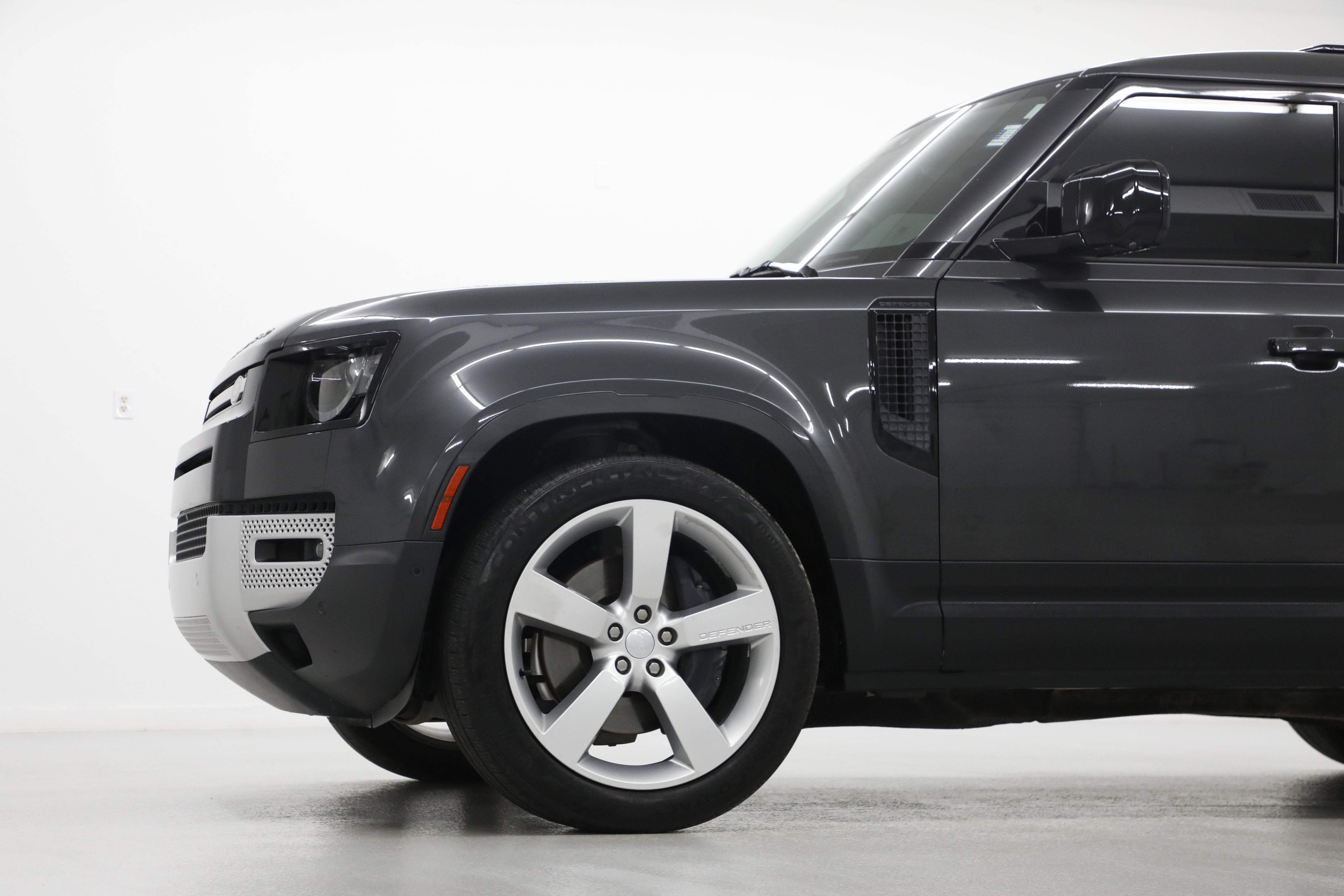 2023 Land Rover Defender First Edition