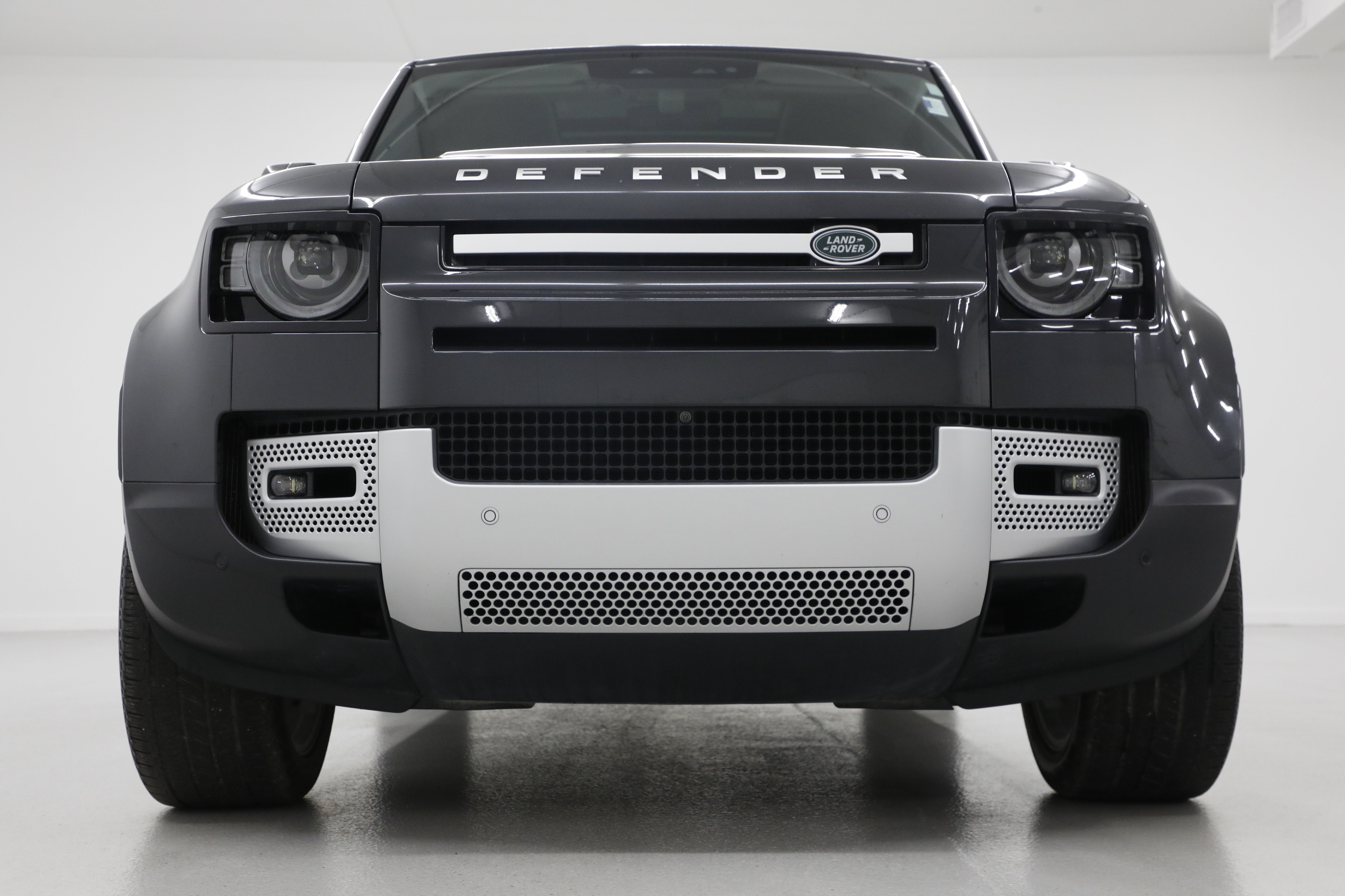 2023 Land Rover Defender First Edition